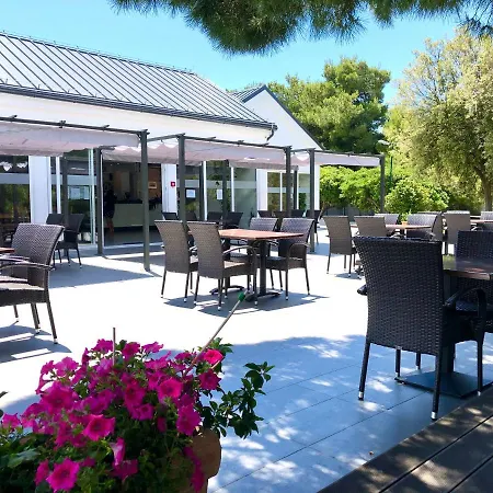 Glamping Tents - Camp Adriatic 홀리데이파크 프리모스턴