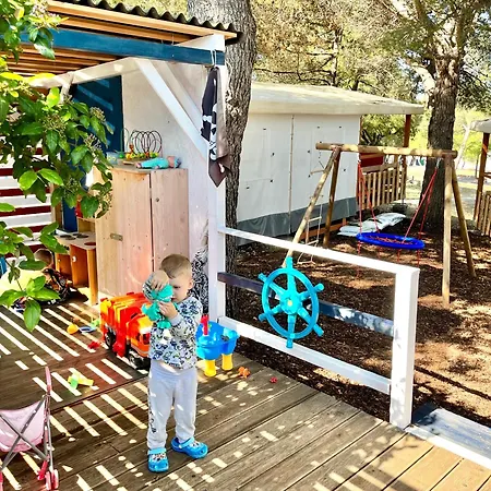 Glamping Tents - Camp Adriatic 프리모스턴