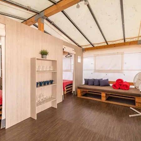 Glamping Tents - Camp Adriatic 홀리데이파크 프리모스턴