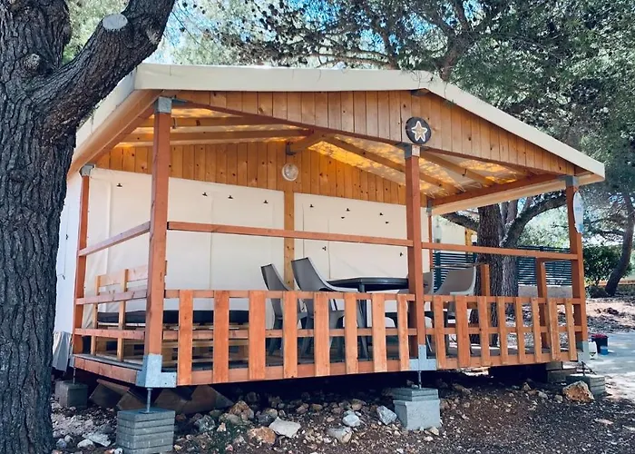 Kompleks wypoczynkowy Glamping Tents - Camp Adriatic Primošten