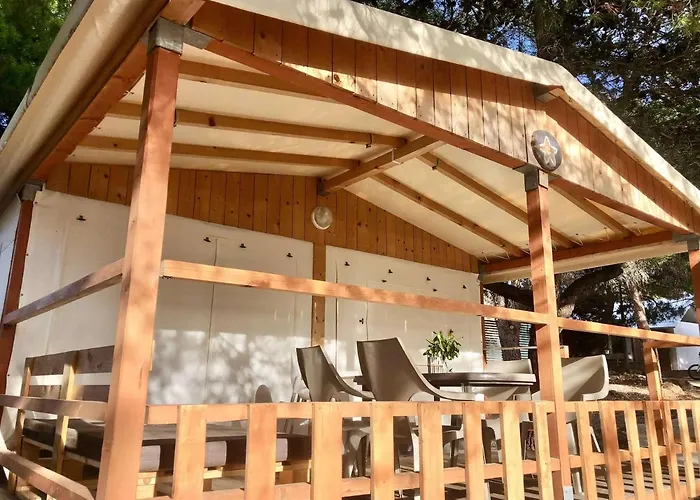 Glamping Tents - Camp Adriatic 假日公园 2*